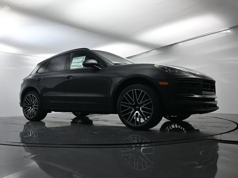 Certified 2026 Porsche Macan AWD/4WD image 44
