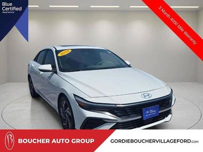 Used 2024 Hyundai Elantra SEL w/ Convenience Package