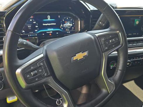 Used 2024 Chevrolet Silverado 1500 LT AWD/4WD image 5