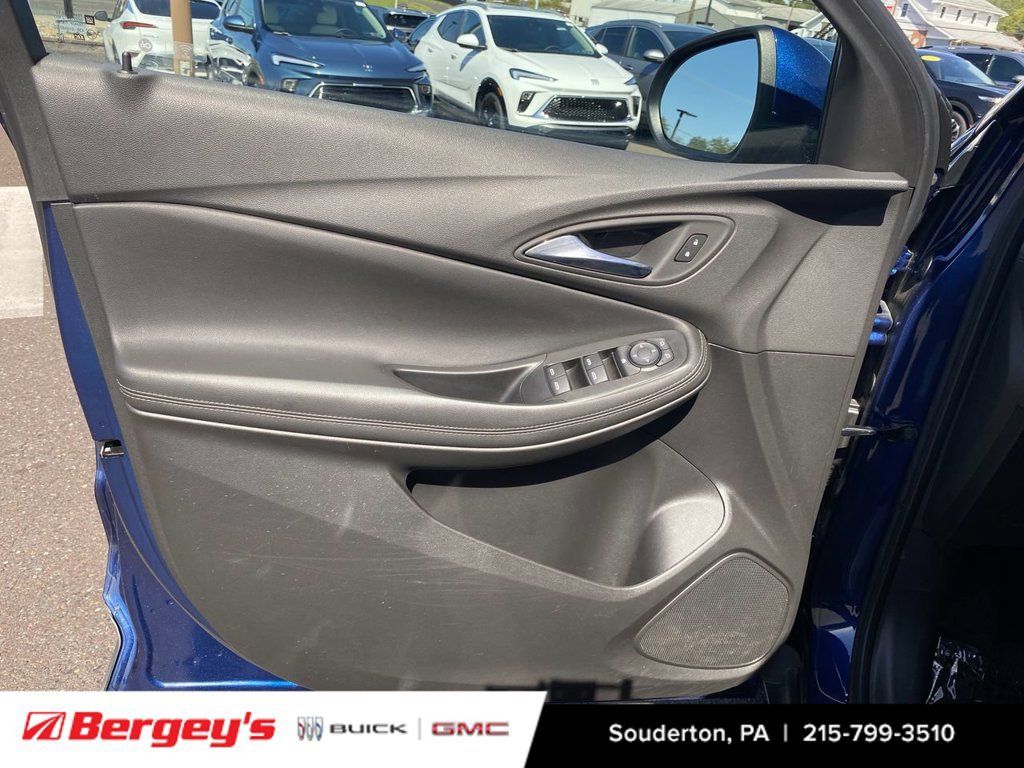 Used 2023 Buick Encore GX Preferred w/ Cold Weather Comfort Package AWD/4WD image 26