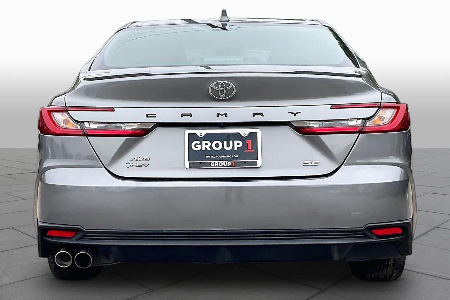 Used 2025 Toyota Camry SE w/ Convenience Package AWD/4WD image 5