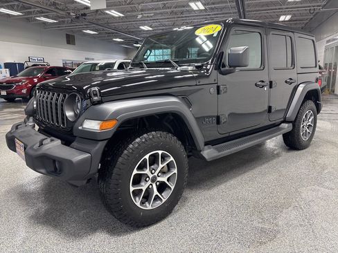 Used 2024 Jeep Wrangler Sport S image 3