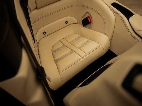 Used 2015 Ferrari California T RWD image 40