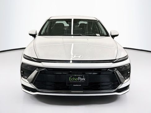 Used 2025 Hyundai Sonata SEL FWD image 2