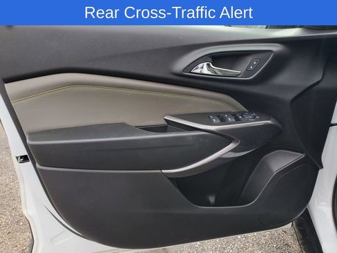 Used 2025 Chevrolet Trax ACTIV w/ Sunroof Package FWD image 10