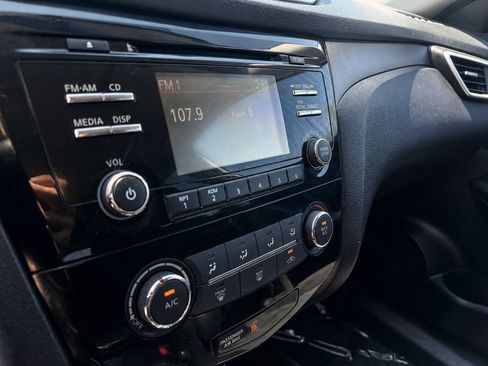 Used 2015 Nissan Rogue S w/ S Family Package FWD image 15