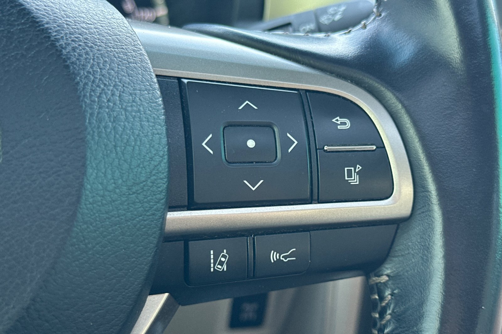 Used 2020 Lexus GX 460 Premium w/ Premium Package AWD/4WD image 35