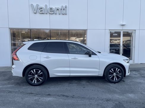 Certified 2025 Volvo XC60 B5 Core image 3