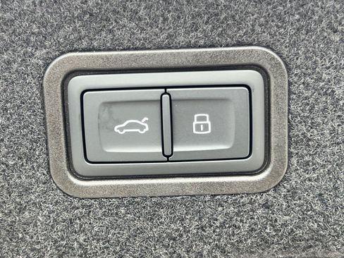New 2026 Audi A8 L 3.0T AWD/4WD image 13