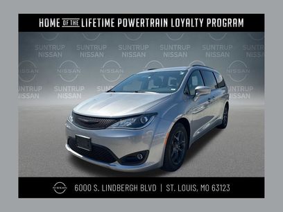 Used 2018 Chrysler Pacifica Touring-L w/ Premium Audio Group