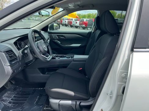 Used 2024 Nissan Rogue S AWD/4WD image 4