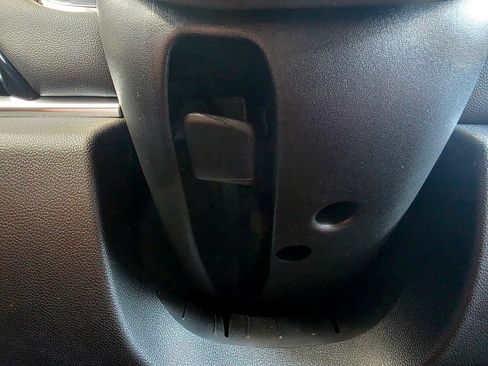 Used 2023 Chevrolet Traverse LT FWD image 24