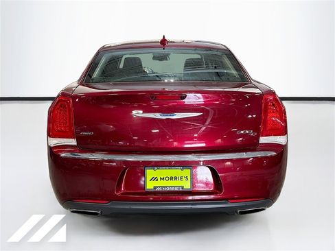 Used 2017 Chrysler 300 C image 6