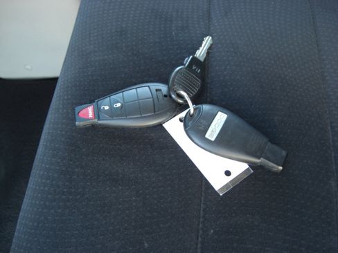 Used 2013 Dodge Grand Caravan SE image 39