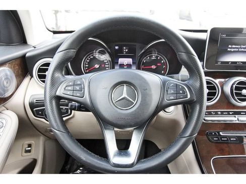 Used 2018 Mercedes-Benz GLC 300 4MATIC image 14