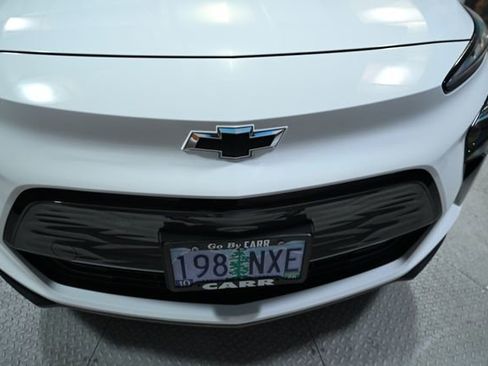 Used 2023 Chevrolet Bolt EUV LT w/ Convenience Package image 16