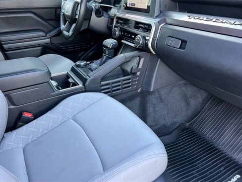 Certified 2025 Toyota Tacoma SR5 image 19