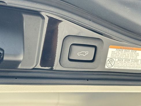 Used 2017 Lexus LX 570 4WD w/ Luxury Package image 34