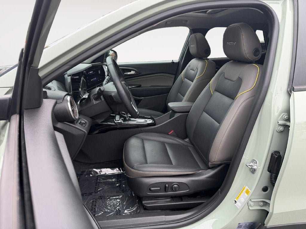Used 2024 Chevrolet Trax ACTIV w/ Sunroof Package FWD image 7
