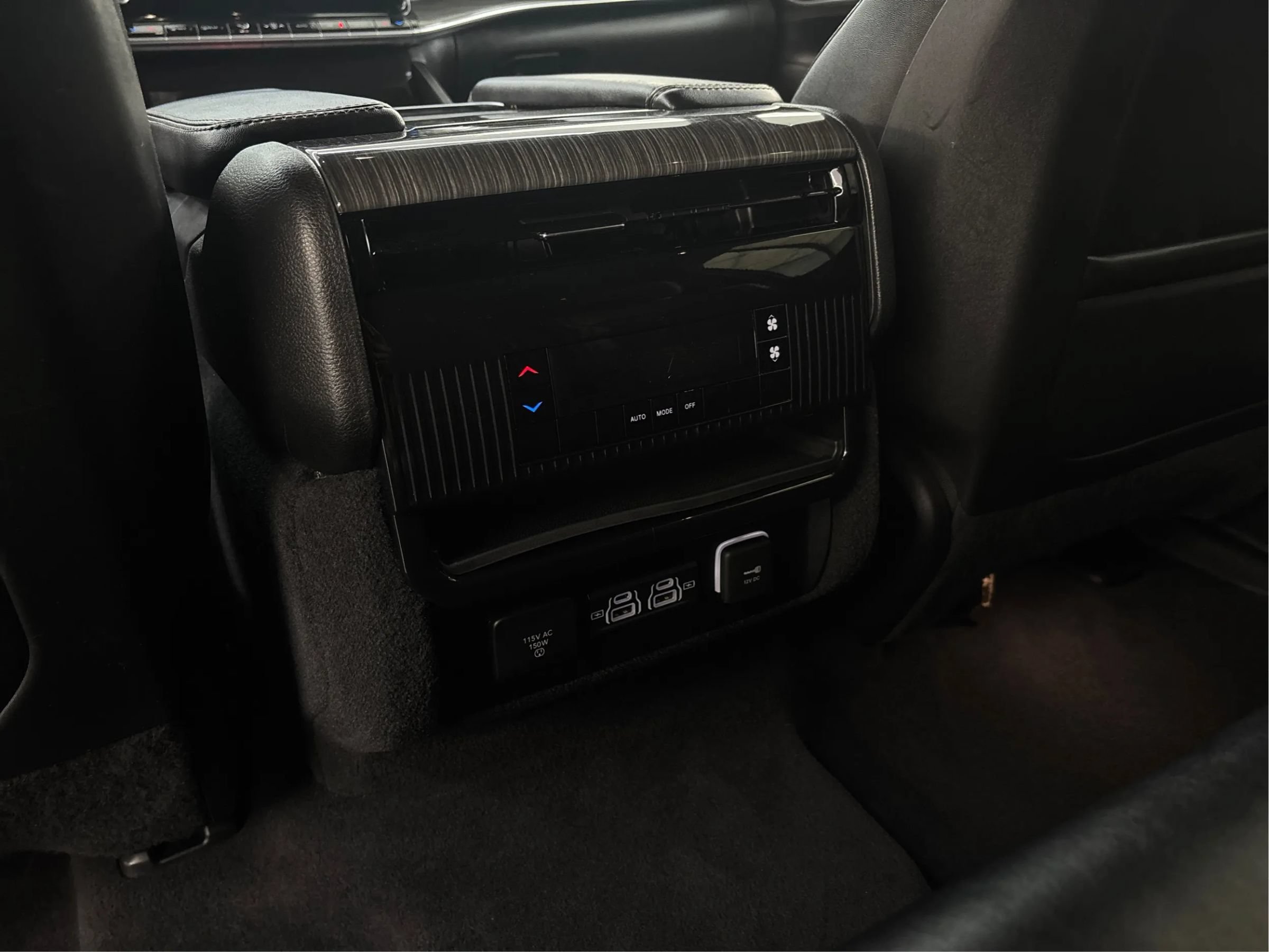 Used 2022 Jeep Wagoneer Series II AWD/4WD image 27
