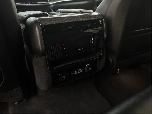 Used 2022 Jeep Wagoneer Series II AWD/4WD image 27