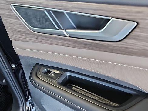 New 2026 Volkswagen Atlas SEL image 17