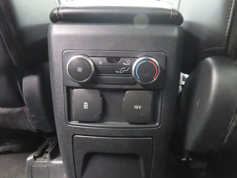 Used 2023 Ford Explorer XLT image 9