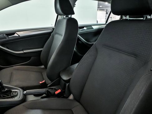 Used 2016 Volkswagen Jetta SE FWD image 13