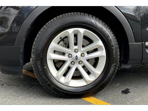 Used 2013 Ford Explorer XLT image 9