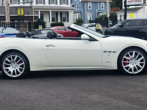 Used 2017 Maserati GranTurismo Convertible RWD image 8