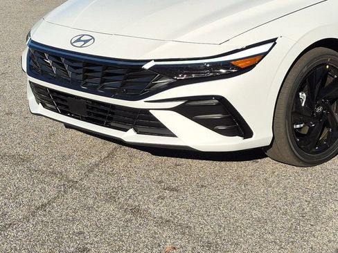 New 2026 Hyundai Elantra SEL Sport FWD image 10