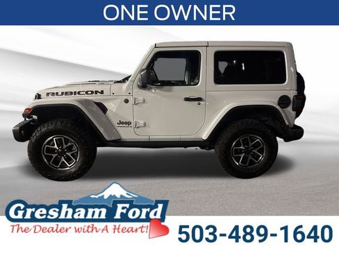 Used 2025 Jeep Wrangler Rubicon image 3