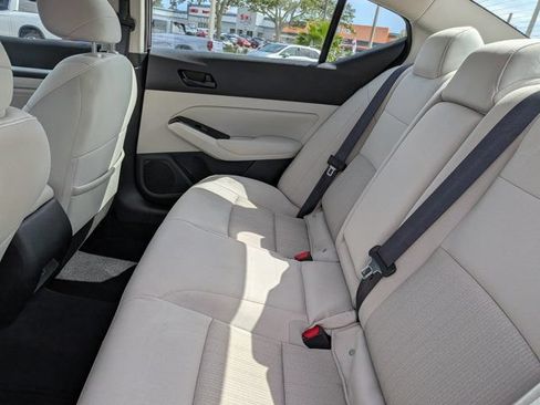 Used 2023 Nissan Altima 2.5 SV w/ SV Premium Package AWD/4WD image 17