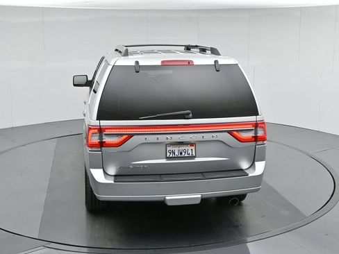 Used 2017 Lincoln Navigator Select RWD image 26