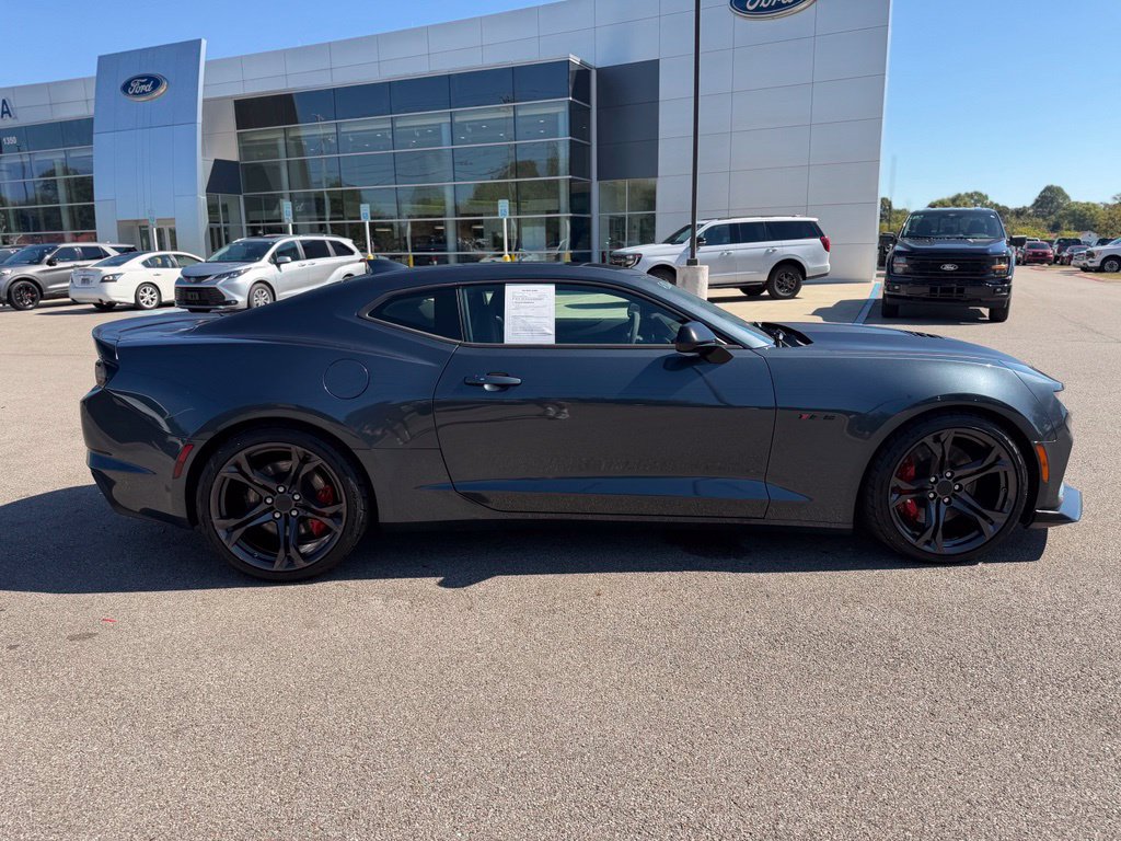 Used 2019 Chevrolet Camaro SS RWD image 7