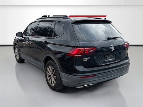 Used 2018 Volkswagen Tiguan S image 5