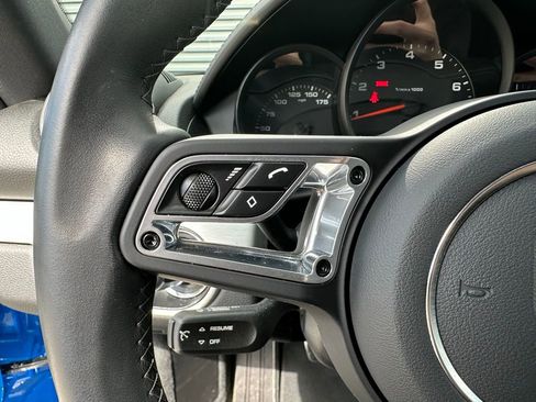 Used 2025 Porsche 718 Cayman image 33