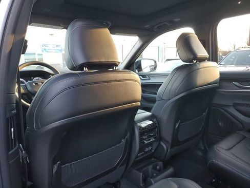 New 2025 Jeep Grand Cherokee L Limited image 12