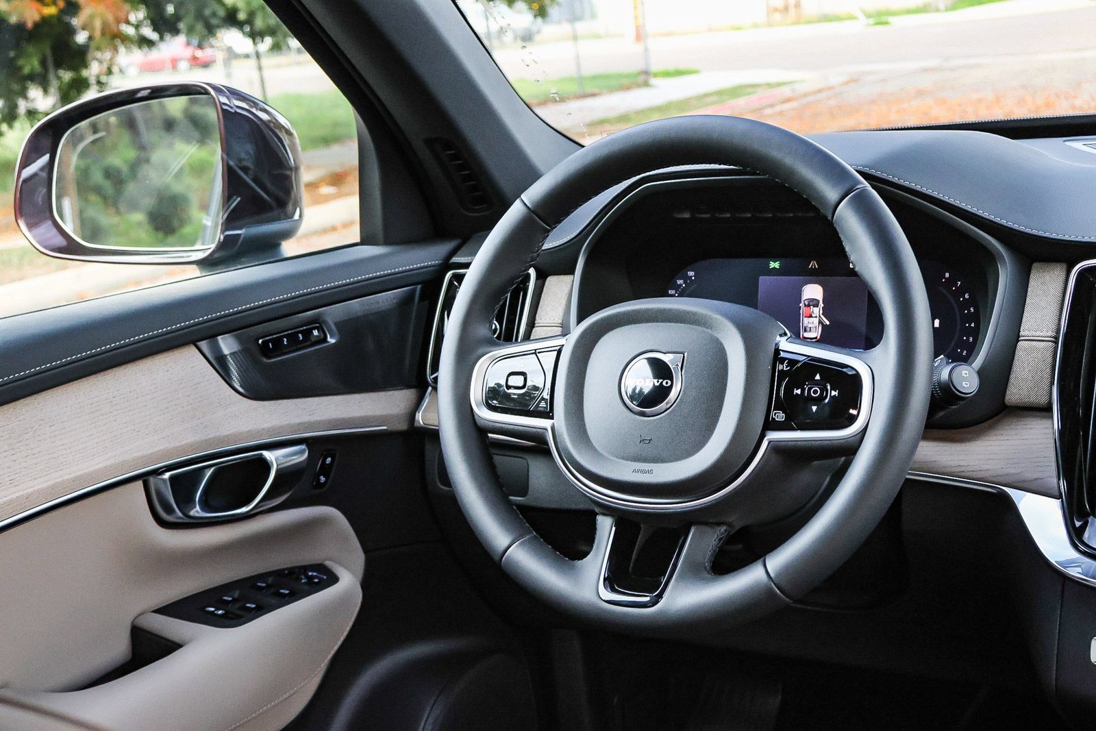 Used 2026 Volvo XC90 B5 Plus w/ Protection Package AWD/4WD image 24