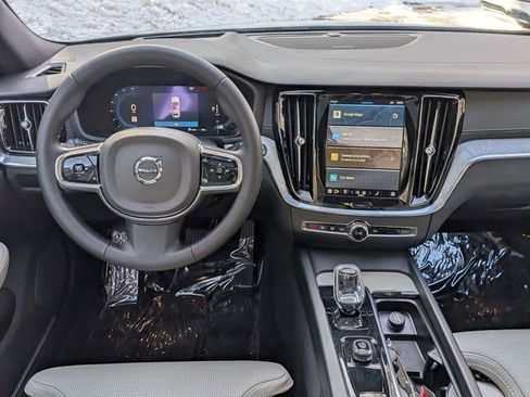 Certified 2025 Volvo V60 B5 Cross Country Ultra image 16