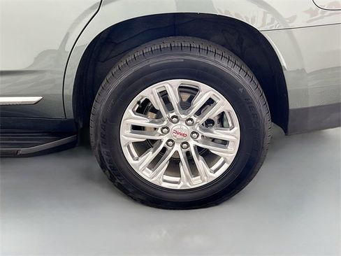 Used 2024 GMC Yukon SLT image 38