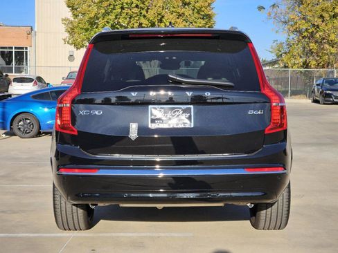 Certified 2025 Volvo XC90 B6 Plus w/ Protection Package Premier image 8