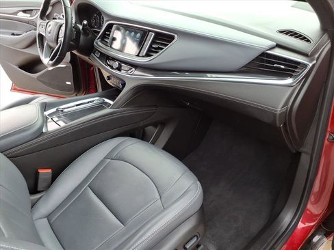 Used 2024 Buick Enclave Premium image 20