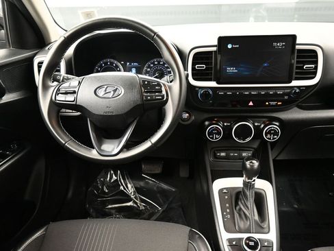 Certified 2022 Hyundai Venue Limited FWD image 19