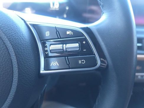 Used 2024 Kia Seltos EX image 16