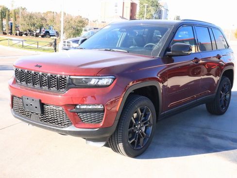 New 2025 Jeep Grand Cherokee Limited image 11