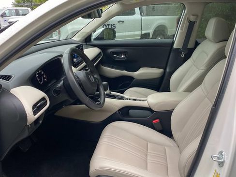 Used 2024 Honda HR-V EX-L image 11