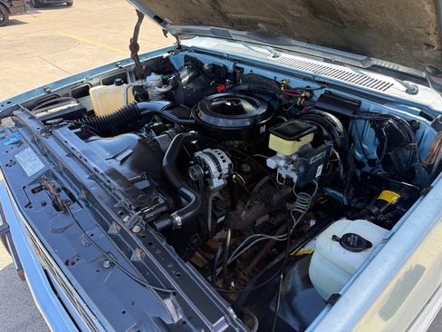 Used 1991 Chevrolet Suburban 2WD image 28