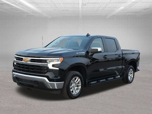 Used 2025 Chevrolet Silverado 1500 LT AWD/4WD image 3