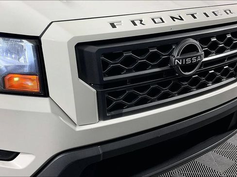 Used 2022 Nissan Frontier SV w/ Technology Package RWD image 35